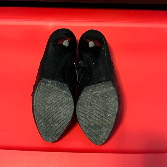 Guess Booties, Black, Size 7 - Picture 4 of 4